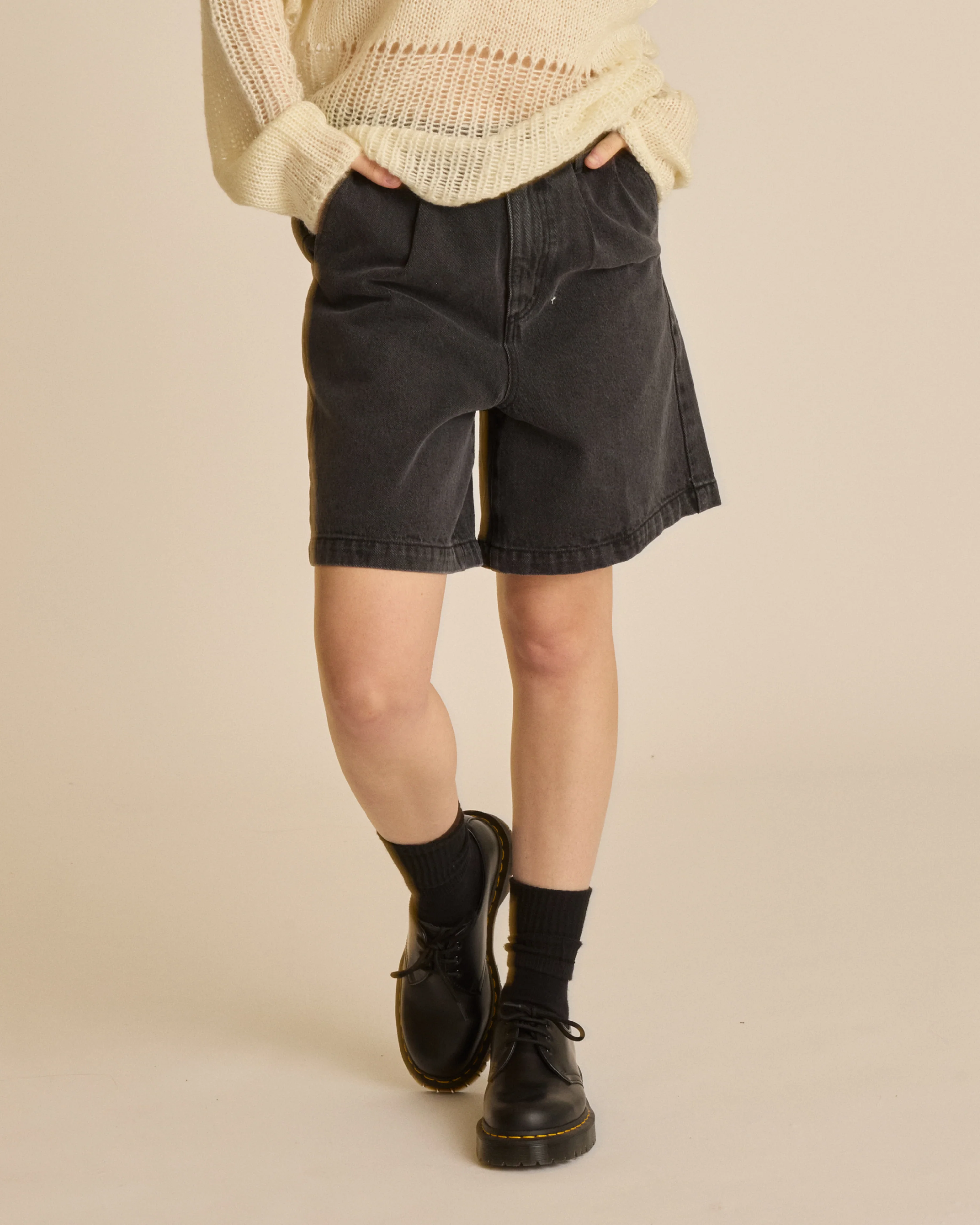 ELI II DENIM PLEATED SHORT - Image 4